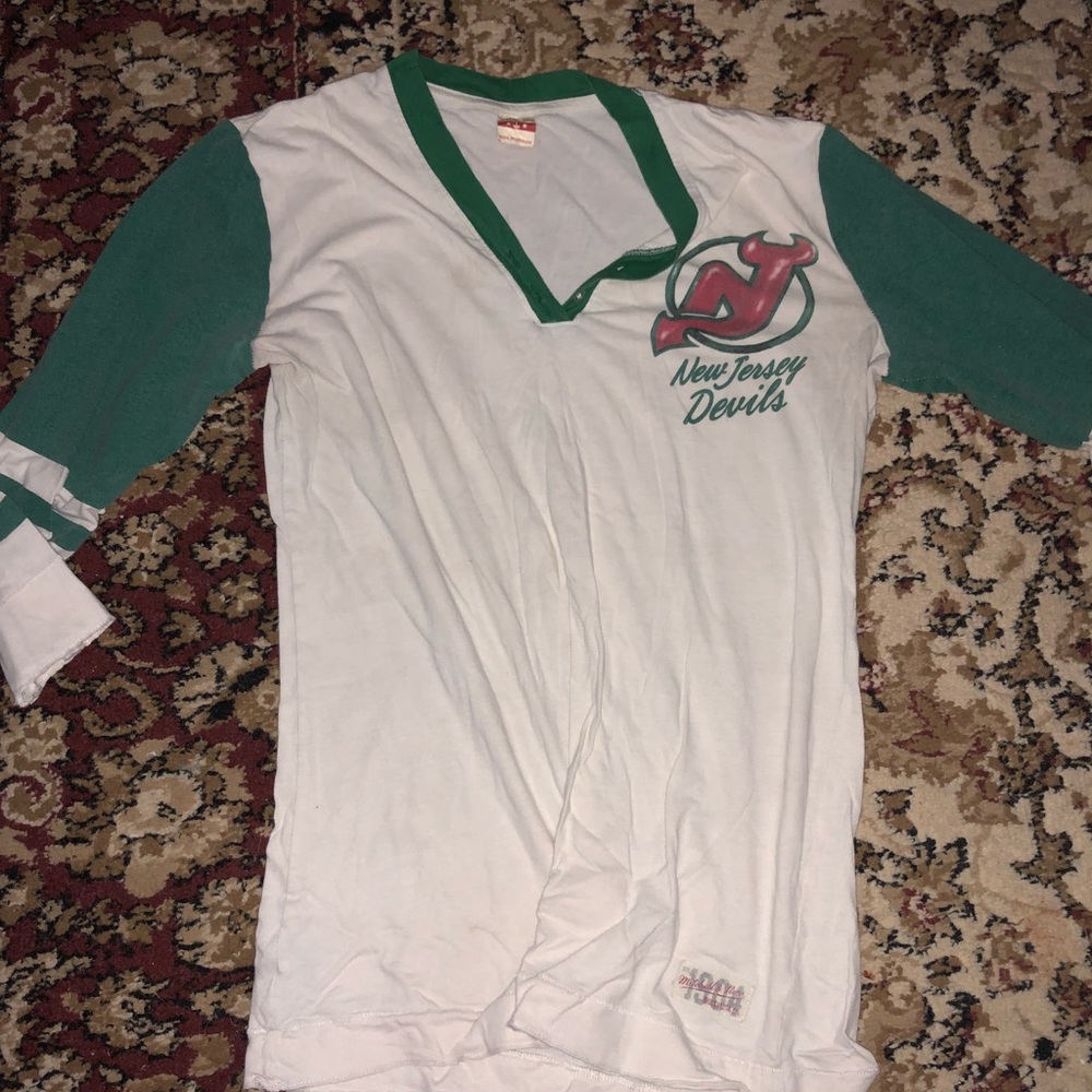 New Jersey Devils woman’s quarter sleeve shirt